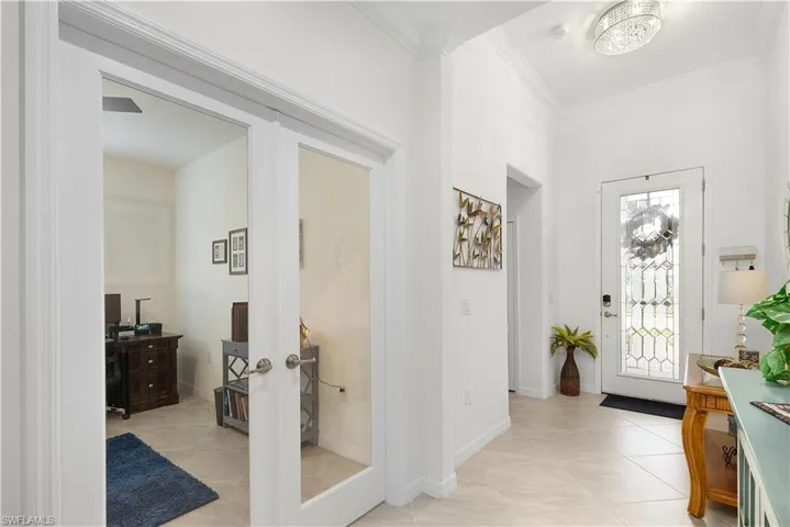 French doors to den/office in lieu of BR4