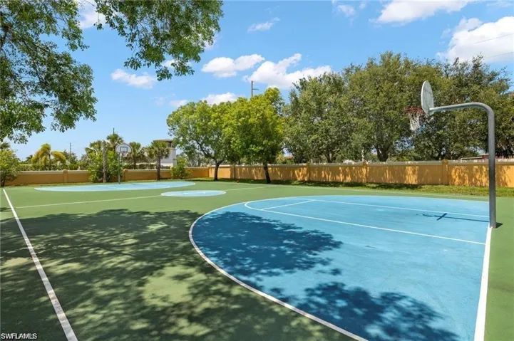7694 Bristol Cir, Naples Fl 34120