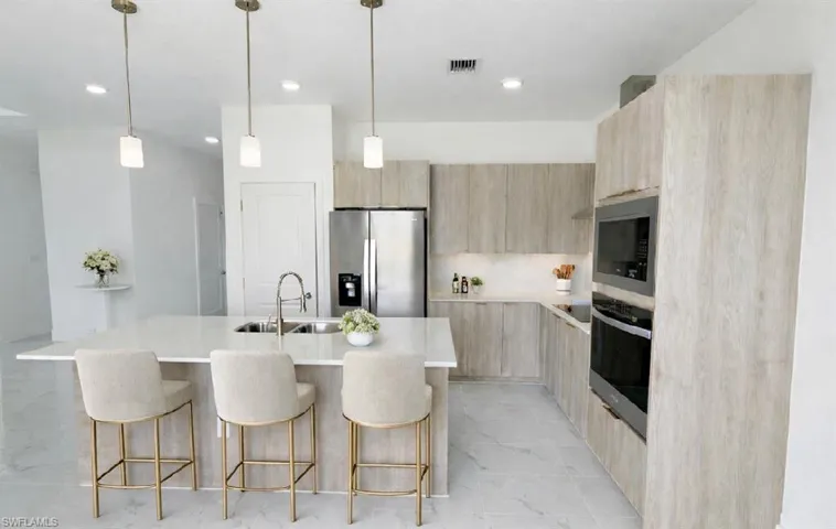 9031 W Castle Cir, Labelle, Florida 33935