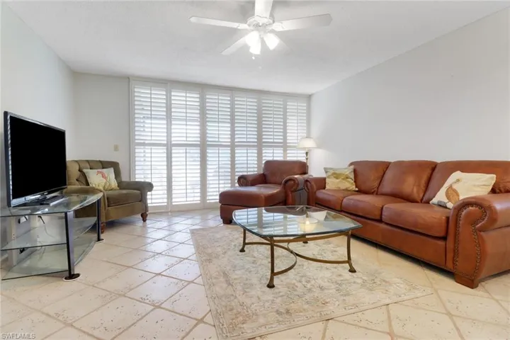 1085  forest lakes  DR, Naples, FL 34105