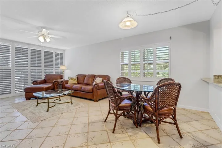 1085  forest lakes  DR, Naples, FL 34105