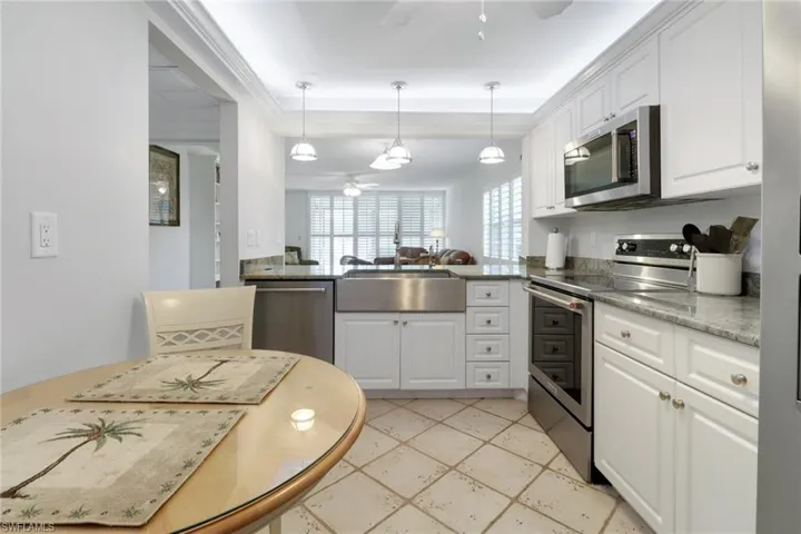 1085  forest lakes  DR, Naples, FL 34105