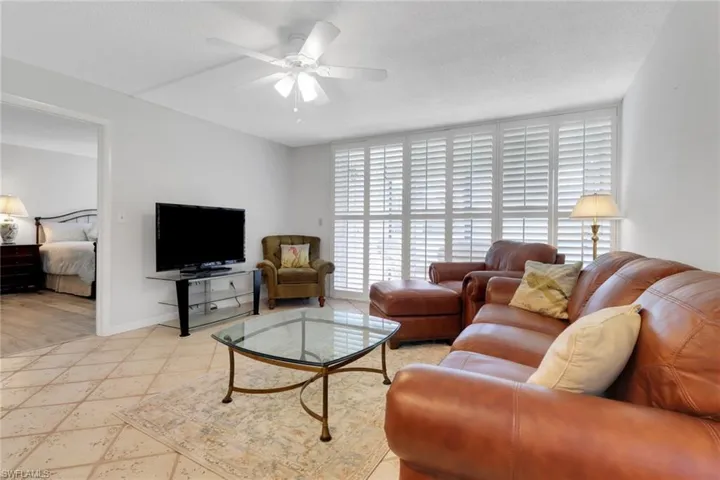 1085  forest lakes  DR, Naples, FL 34105