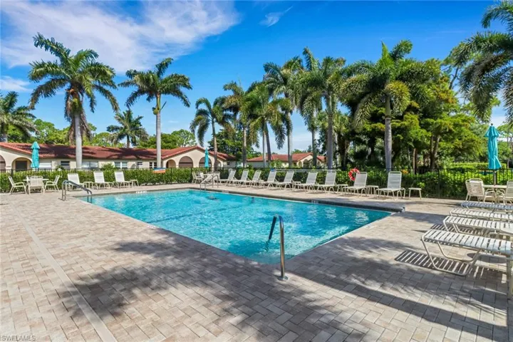 1085  forest lakes  DR, Naples, FL 34105