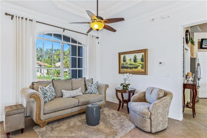 Sitting room off Foyer