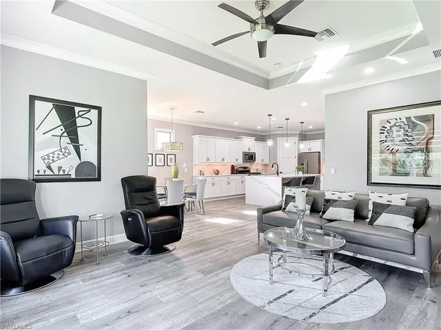 16353  Camden Lakes  CIR, Naples, FL 34110