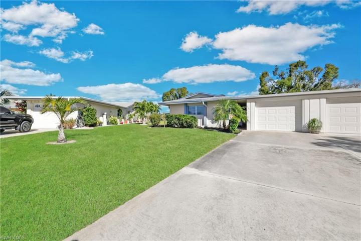 5569  Westwind  LN, Fort Myers, FL 33919