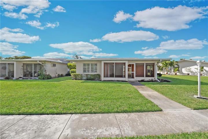 5569  Westwind  LN, Fort Myers, FL 33919