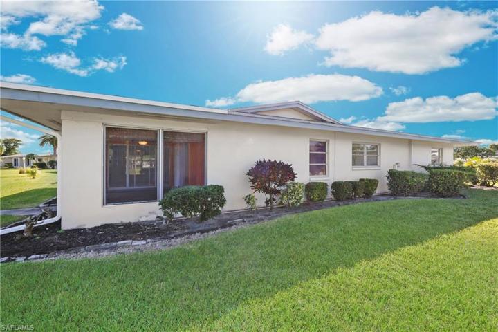 5569  Westwind  LN, Fort Myers, FL 33919