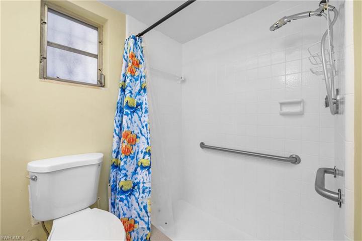 5569  Westwind  LN, Fort Myers, FL 33919