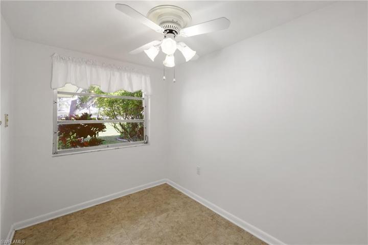 5569  Westwind  LN, Fort Myers, FL 33919