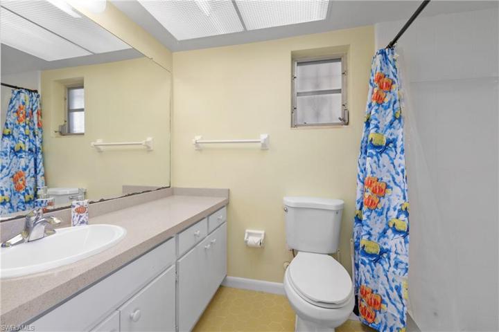 5569  Westwind  LN, Fort Myers, FL 33919