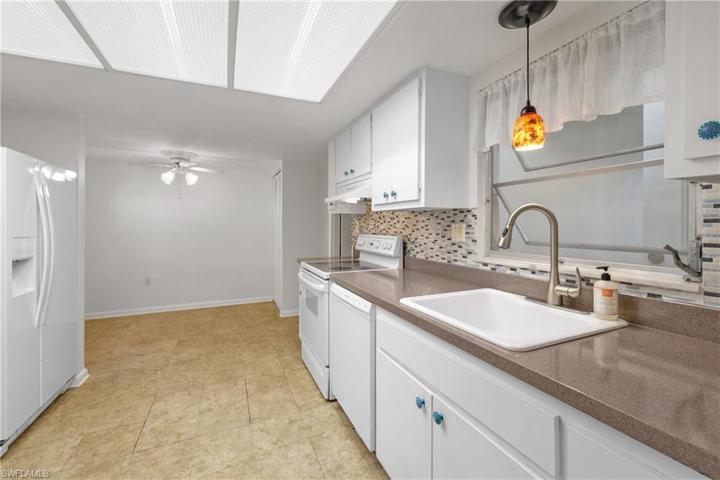 5569  Westwind  LN, Fort Myers, FL 33919