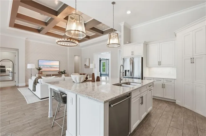 6348 Lyford Isle Dr, Naples, Florida 34113
