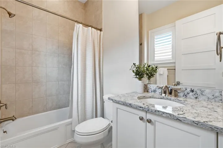 6348 Lyford Isle Dr, Naples, Florida 34113