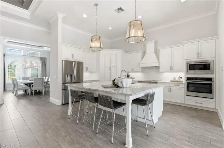 6348 Lyford Isle Dr, Naples, Florida 34113