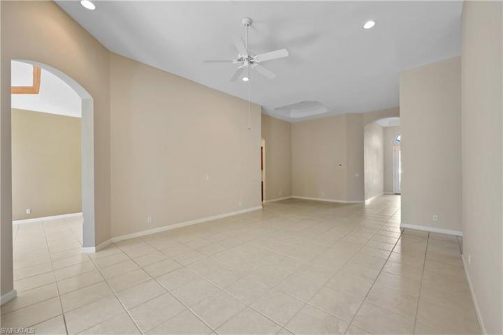 16136 Parque LN, NAPLES FL 34110
