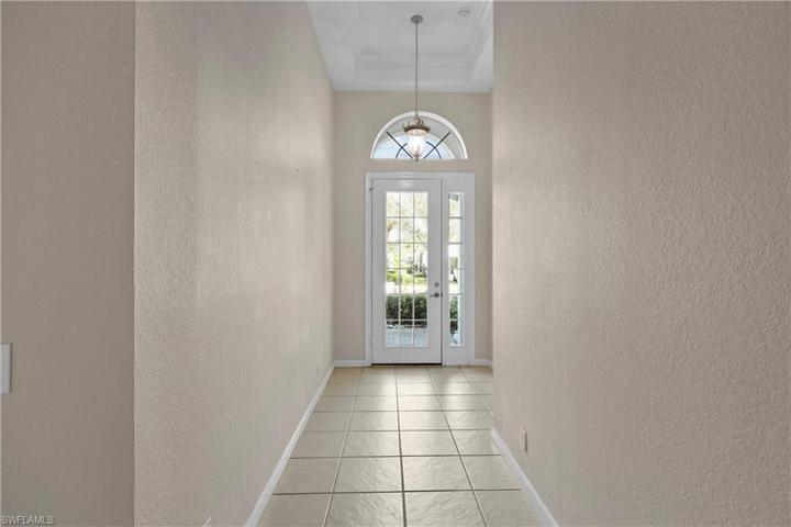 16136 Parque LN, NAPLES FL 34110