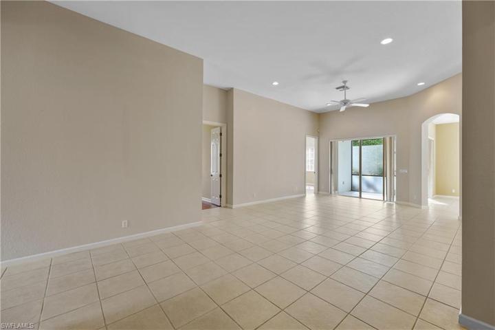 16136 Parque LN, NAPLES FL 34110