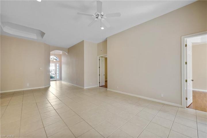 16136 Parque LN, NAPLES FL 34110