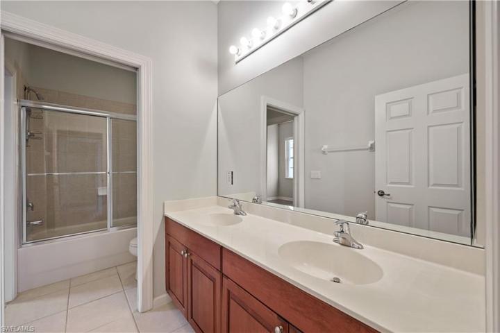 16136 Parque LN, NAPLES FL 34110