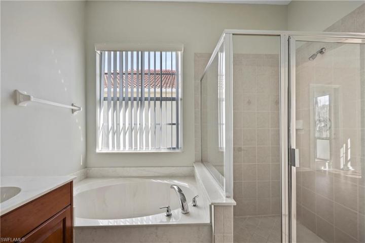 16136 Parque LN, NAPLES FL 34110