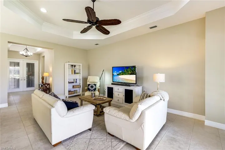 3224 Pacific Dr, Naples, Florida 34119