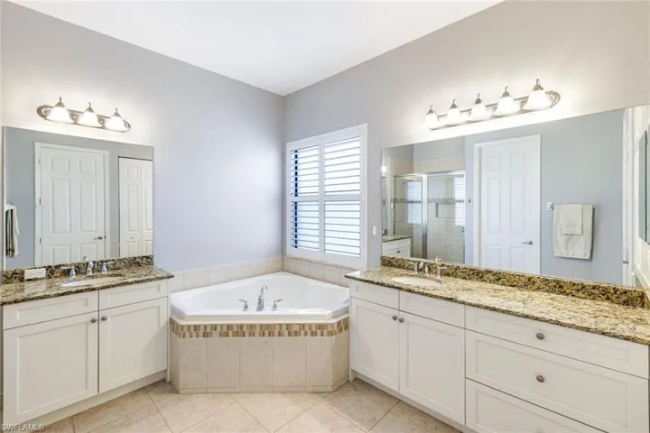3224 Pacific Dr, Naples, Florida 34119