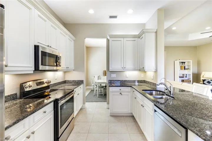 3224 Pacific Dr, Naples, Florida 34119