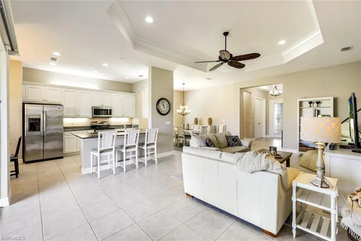 3224 Pacific Dr, Naples, Florida 34119