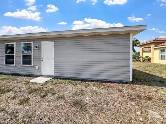 18321 Gibraltar Ln, Lehigh Acres, Florida 33936