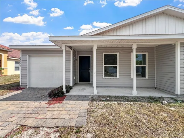 18321 Gibraltar Ln, Lehigh Acres, Florida 33936