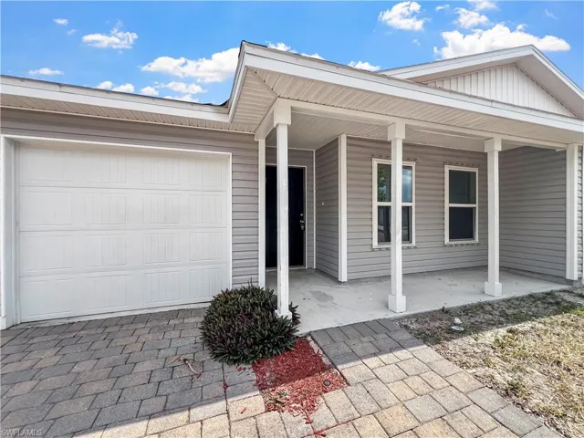 18321 Gibraltar Ln, Lehigh Acres, Florida 33936