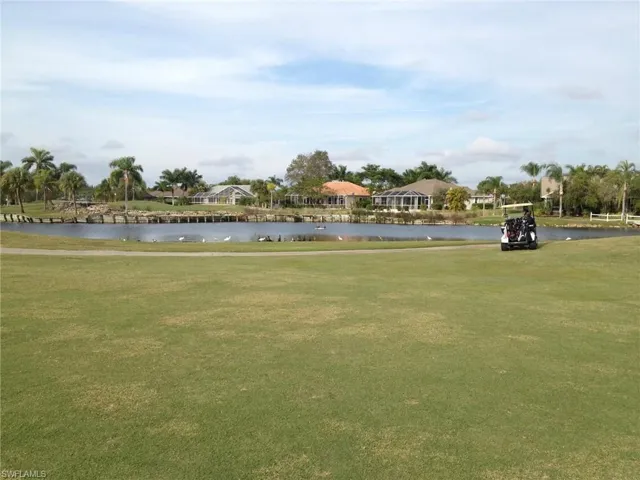 812 Palmetto Pointe Cir, Cape Coral, Florida 33991