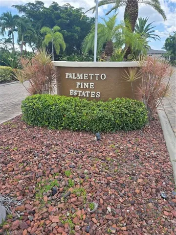 812 Palmetto Pointe Cir, Cape Coral, Florida 33991
