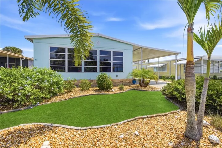 726 Knotty Pine Cir, North Fort Myers, Florida 33917