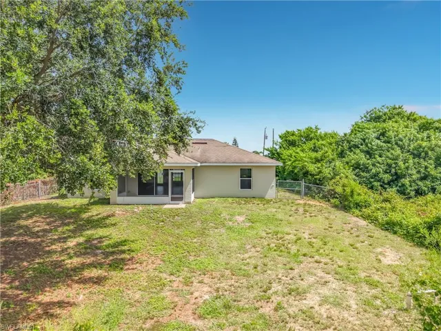 3027 38th St Sw, Lehigh Acres, Florida 33976