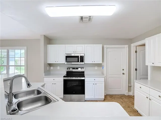 3027 38th St Sw, Lehigh Acres, Florida 33976