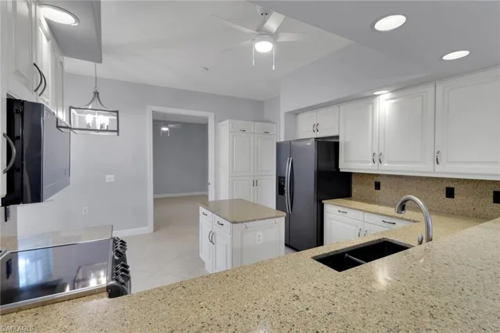 729  Regency Reserve  CIR, Naples, FL 34119