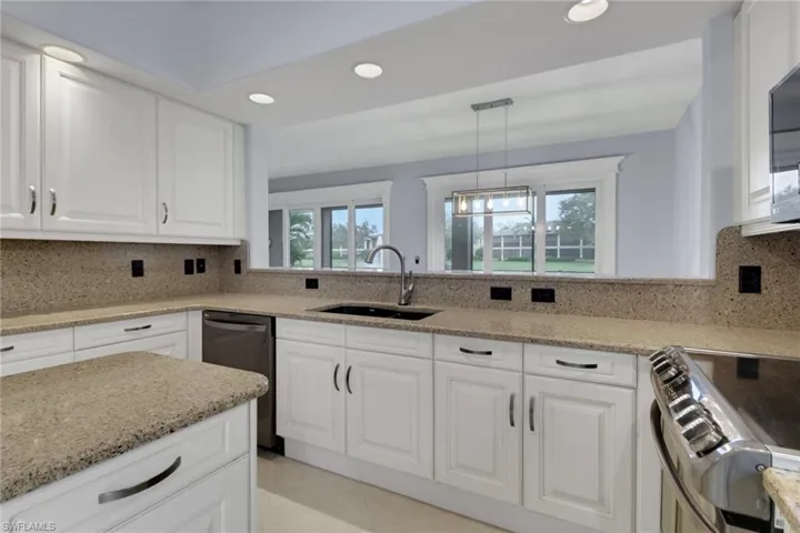 729  Regency Reserve  CIR, Naples, FL 34119