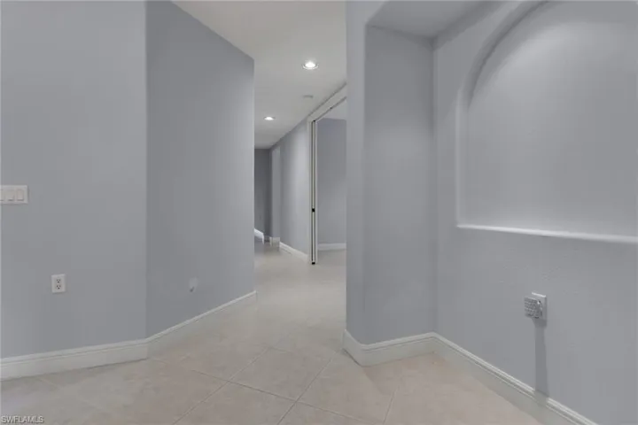 729  Regency Reserve  CIR, Naples, FL 34119