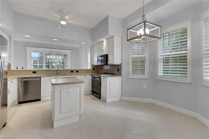 729  Regency Reserve  CIR, Naples, FL 34119