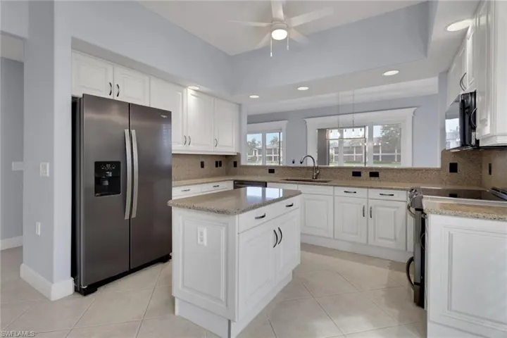 729  Regency Reserve  CIR, Naples, FL 34119