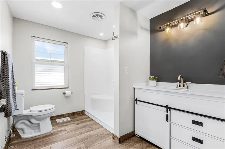 Primary bath