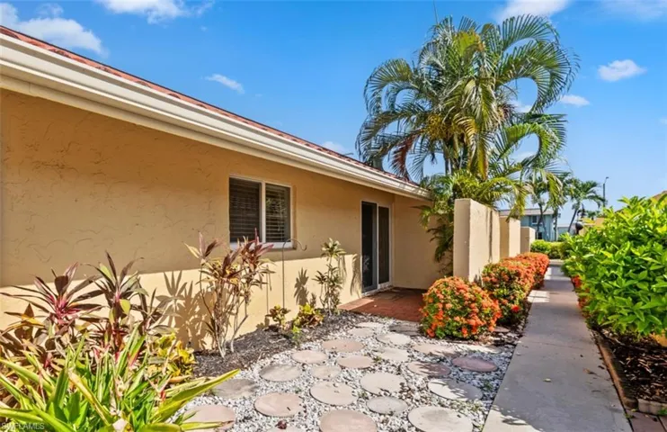 136 Harrison Rd 1, Naples, Florida 34112