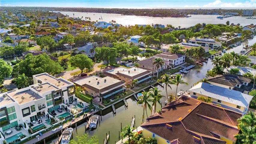 1521 Chesapeake Ave B2, Naples, Florida 34102