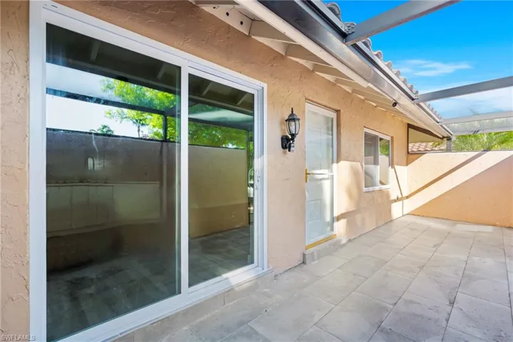 1521 Chesapeake Ave B2, Naples, Florida 34102