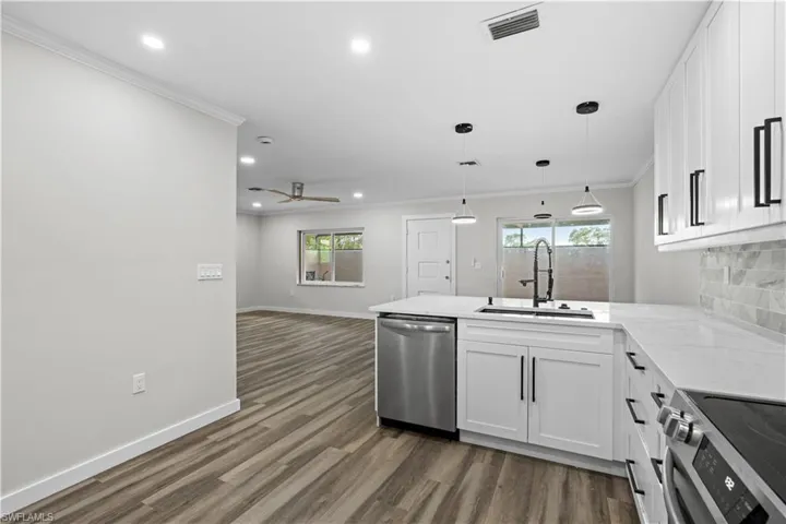 1521 Chesapeake Ave B2, Naples, Florida 34102