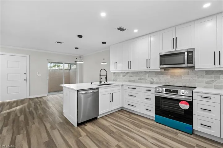 1521 Chesapeake Ave B2, Naples, Florida 34102