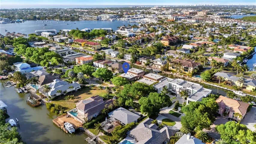 1521 Chesapeake Ave B2, Naples, Florida 34102